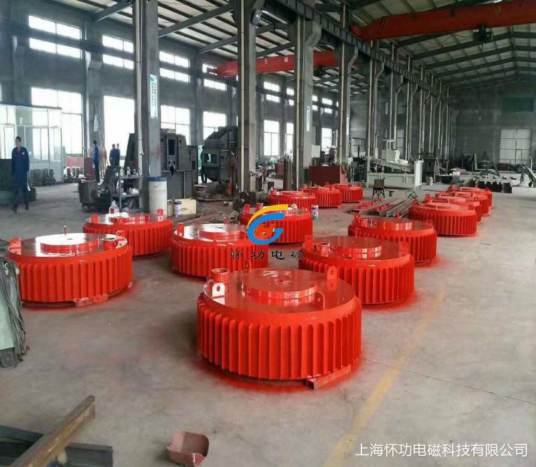 矿石用电磁除铁器现场使用图片